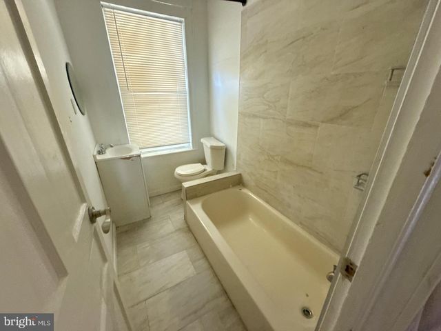 135 W SEYMOUR ST, Philadelphia, PA 19144