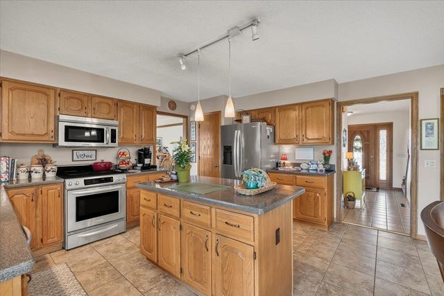 5406 20th Avenue Court, Moline, IL 61265