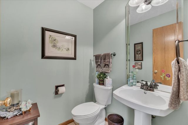 5406 20th Avenue Court, Moline, IL 61265