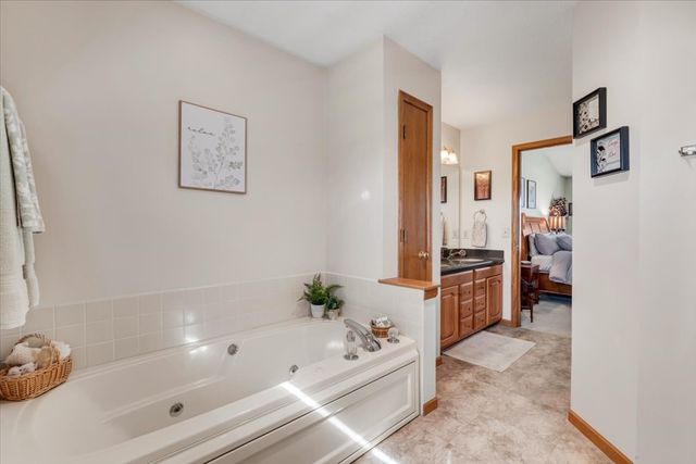 5406 20th Avenue Court, Moline, IL 61265