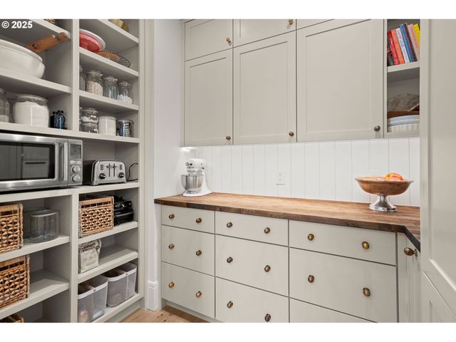 242 CORNERSTONE Ln, Woodland, WA 98674