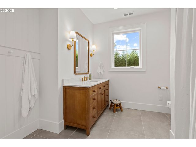 242 CORNERSTONE Ln, Woodland, WA 98674