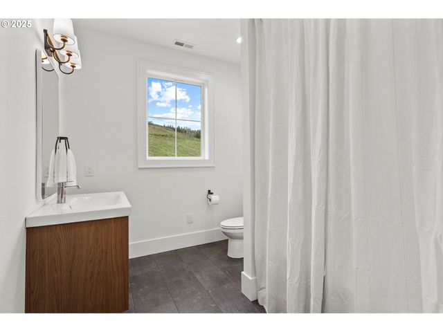 242 CORNERSTONE Ln, Woodland, WA 98674