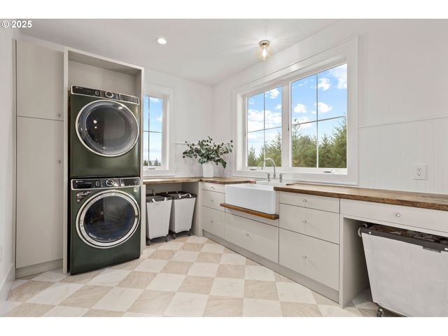 242 CORNERSTONE Ln, Woodland, WA 98674