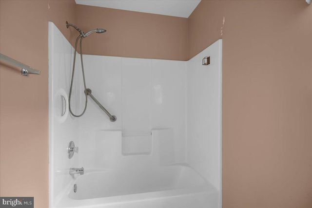 29 MELONY LANE, Blackwood, NJ 08012