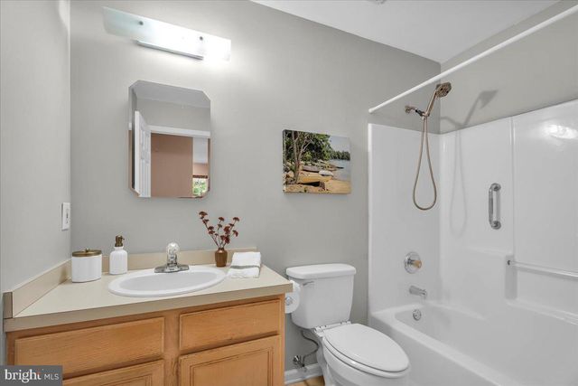 29 MELONY LANE, Blackwood, NJ 08012