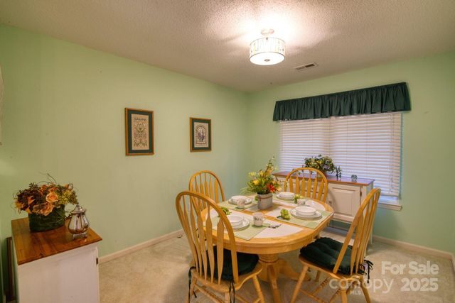 532 Woodfield Lane, Hendersonville, NC 28791