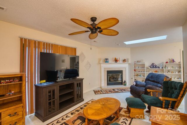 532 Woodfield Lane, Hendersonville, NC 28791