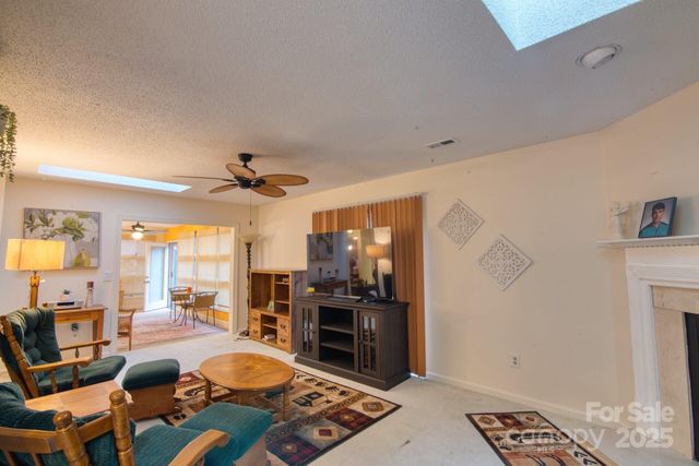 532 Woodfield Lane, Hendersonville, NC 28791