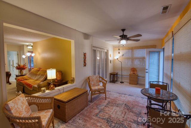 532 Woodfield Lane, Hendersonville, NC 28791