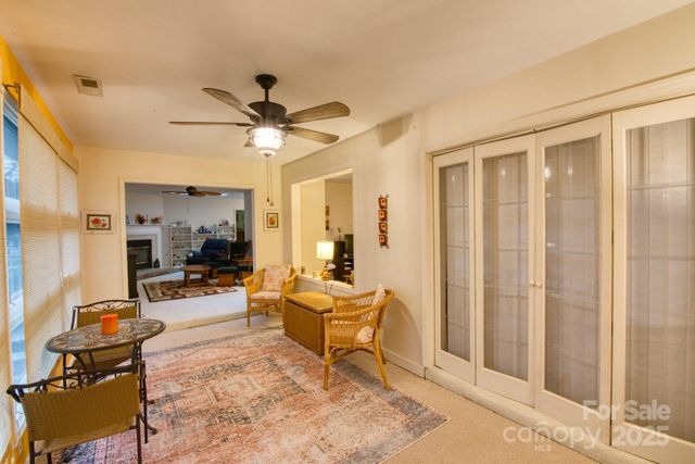 532 Woodfield Lane, Hendersonville, NC 28791