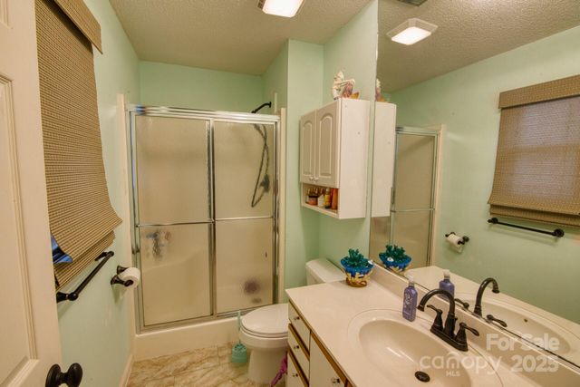 532 Woodfield Lane, Hendersonville, NC 28791