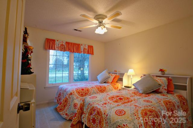 532 Woodfield Lane, Hendersonville, NC 28791