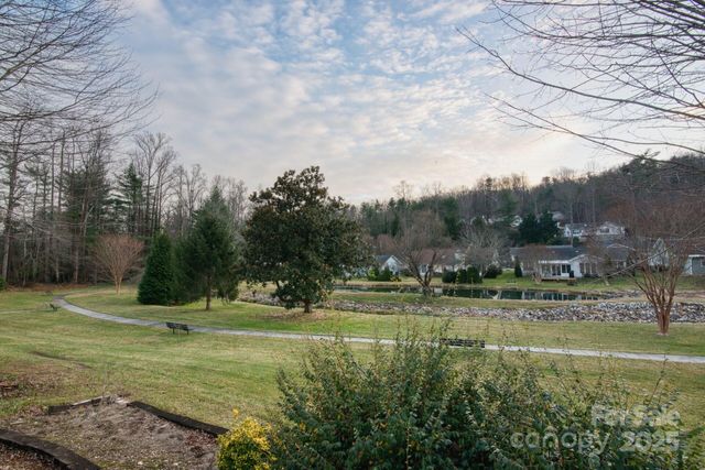 532 Woodfield Lane, Hendersonville, NC 28791