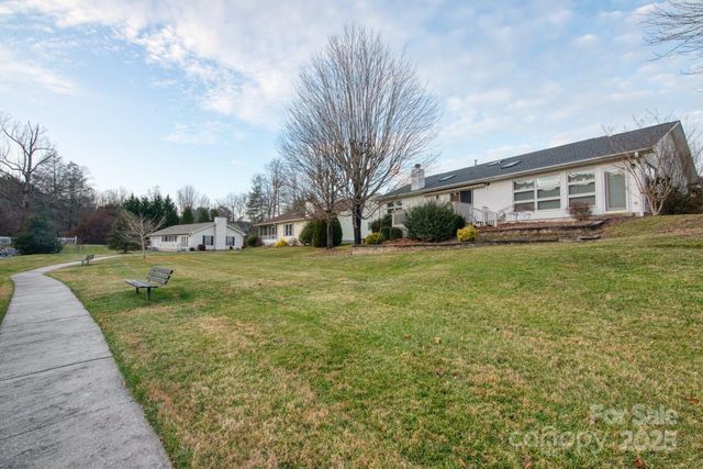 532 Woodfield Lane, Hendersonville, NC 28791