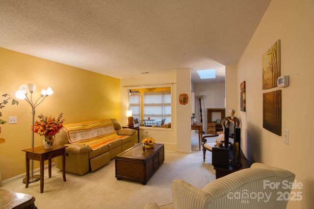 532 Woodfield Lane, Hendersonville, NC 28791