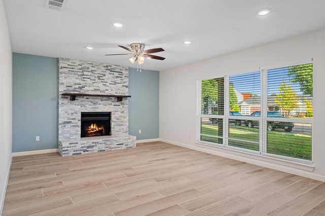 2101 Country Dell Drive, Garland, TX 75040