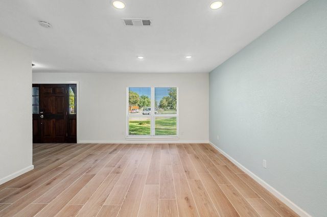 2101 Country Dell Drive, Garland, TX 75040