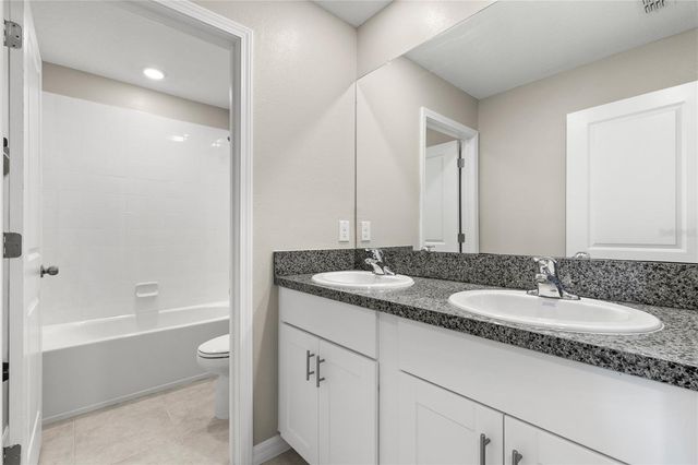 31603 BARREL WAVE WAY, Wesley Chapel, FL 33545