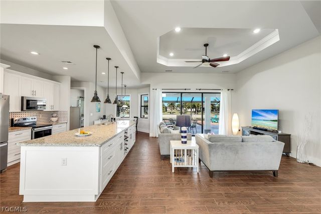 237 SW 21st ST, Cape Coral, FL 33991