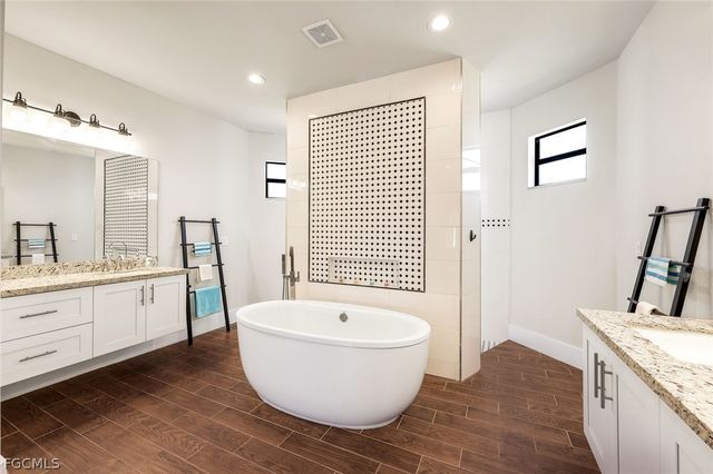 237 SW 21st ST, Cape Coral, FL 33991