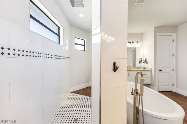 237 SW 21st ST, Cape Coral, FL 33991