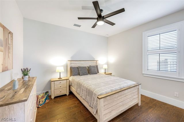 237 SW 21st ST, Cape Coral, FL 33991