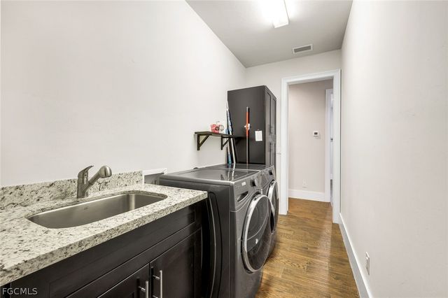 237 SW 21st ST, Cape Coral, FL 33991