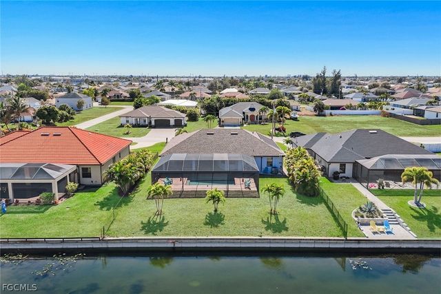 237 SW 21st ST, Cape Coral, FL 33991