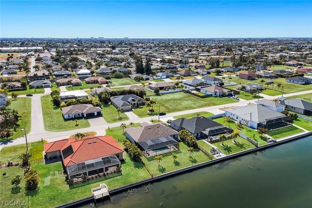 237 SW 21st ST, Cape Coral, FL 33991