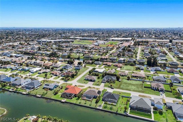 237 SW 21st ST, Cape Coral, FL 33991