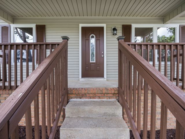 210 Mark Spitz Dr, Clarksville, TN 37042