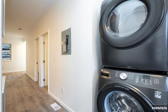 40 N York Street, Paterson, NJ 07524