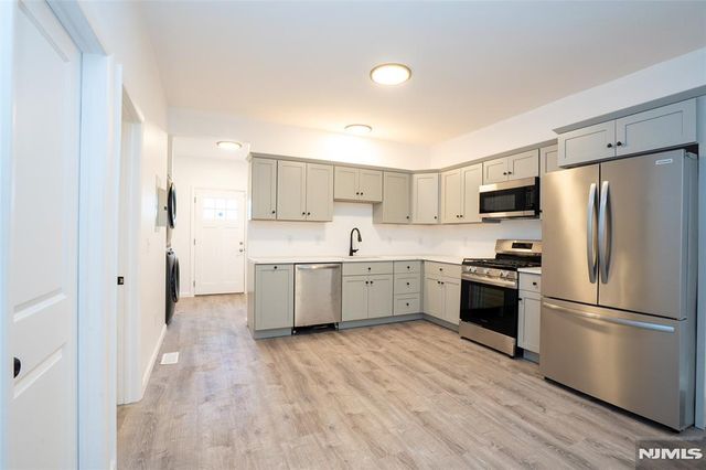 40 N York Street, Paterson, NJ 07524