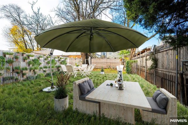 40 N York Street, Paterson, NJ 07524