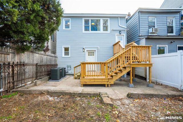 40 N York Street, Paterson, NJ 07524