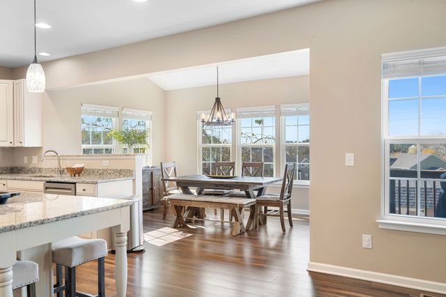 2706 Orleans Dr, Columbia, TN 38401