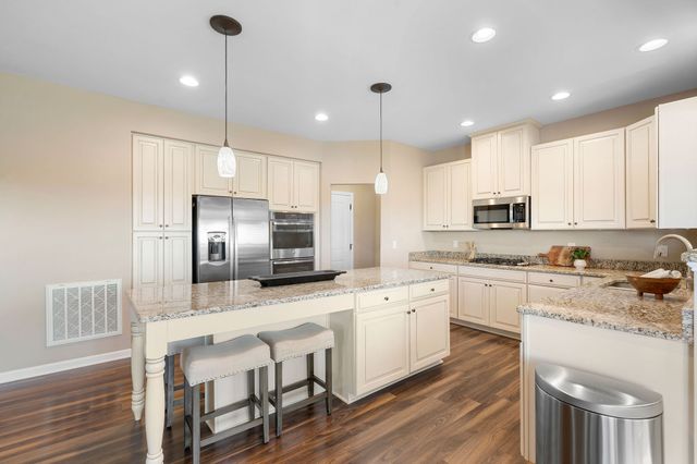 2706 Orleans Dr, Columbia, TN 38401