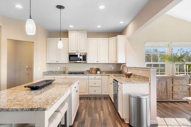 2706 Orleans Dr, Columbia, TN 38401