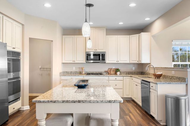 2706 Orleans Dr, Columbia, TN 38401