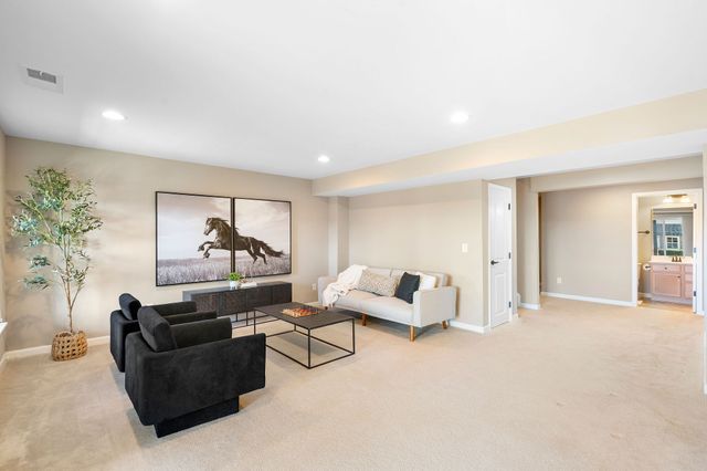 2706 Orleans Dr, Columbia, TN 38401