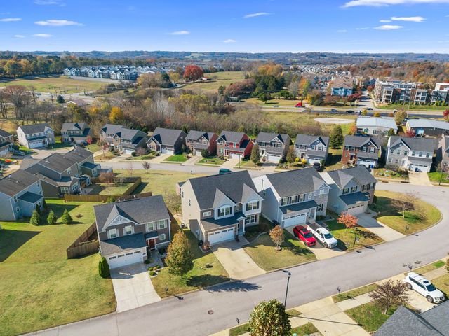 2706 Orleans Dr, Columbia, TN 38401