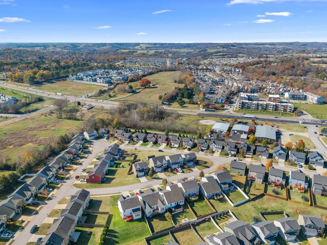 2706 Orleans Dr, Columbia, TN 38401