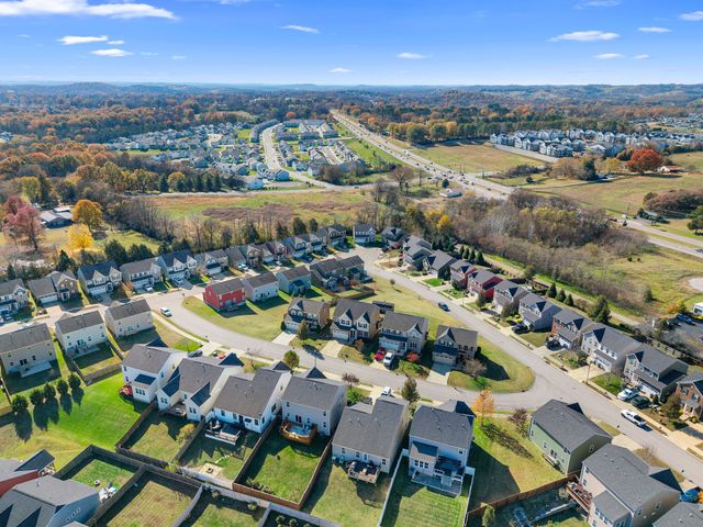 2706 Orleans Dr, Columbia, TN 38401