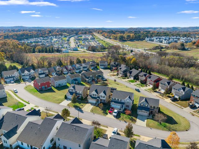 2706 Orleans Dr, Columbia, TN 38401