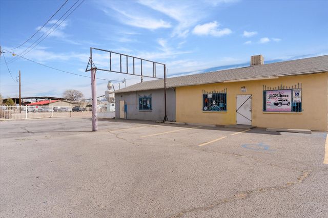 2528 Coors Boulevard SW, Albuquerque, NM 87121