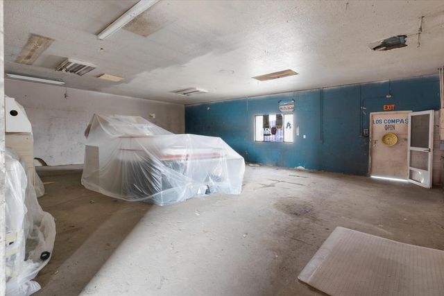 2528 Coors Boulevard SW, Albuquerque, NM 87121