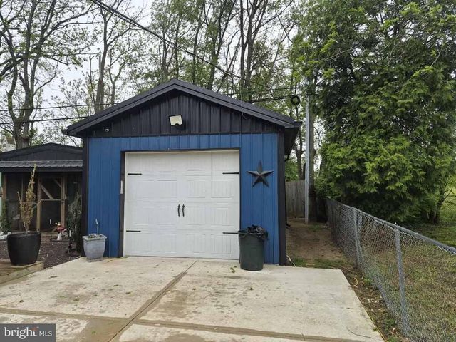 30 WAYNE DR, Dover, DE 19901