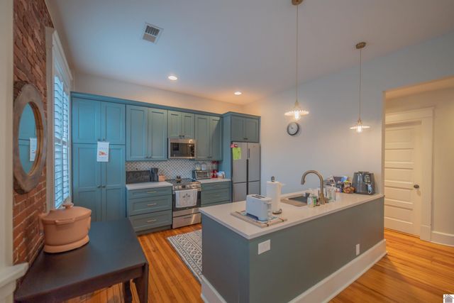 233 N 6th Unit 203, Paducah, KY 42001