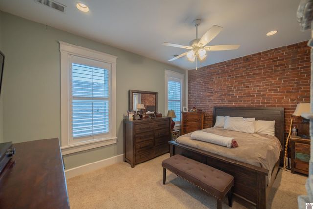 233 N 6th Unit 203, Paducah, KY 42001